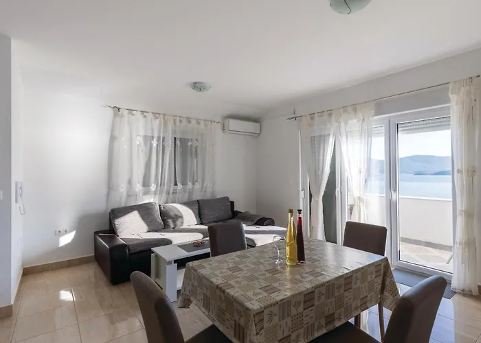 One-Bedroom Apartment Klek With Sea View 07 Klek
