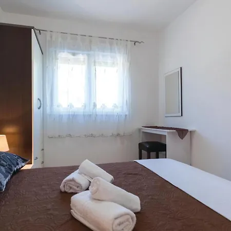 Apartment 1 Bedroom Cozy Apartment In Klek *